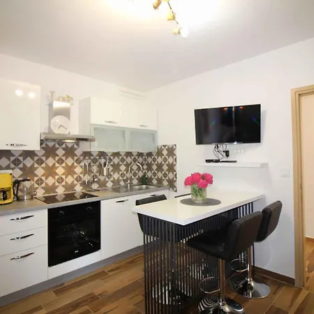 Apartment In Porec/istrien 9923