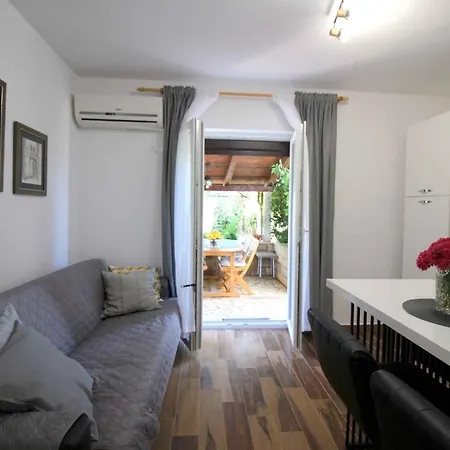 In Porec/istrien 9923 Apartment *